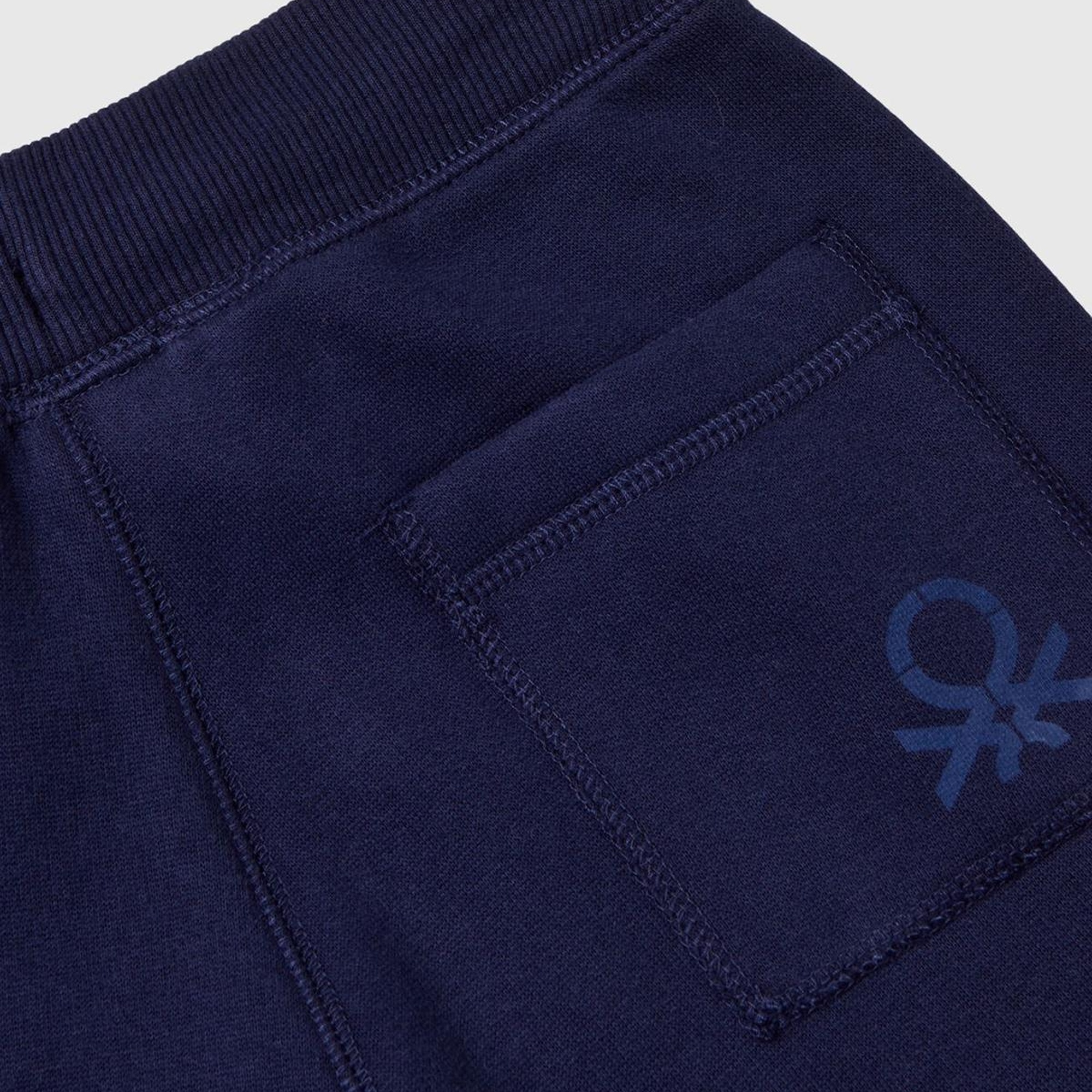 Erkek Çocuk Lacivert Sağ Arka Cebi Logolu Beli Lastikli Büzgü İpli Eşofman Altı