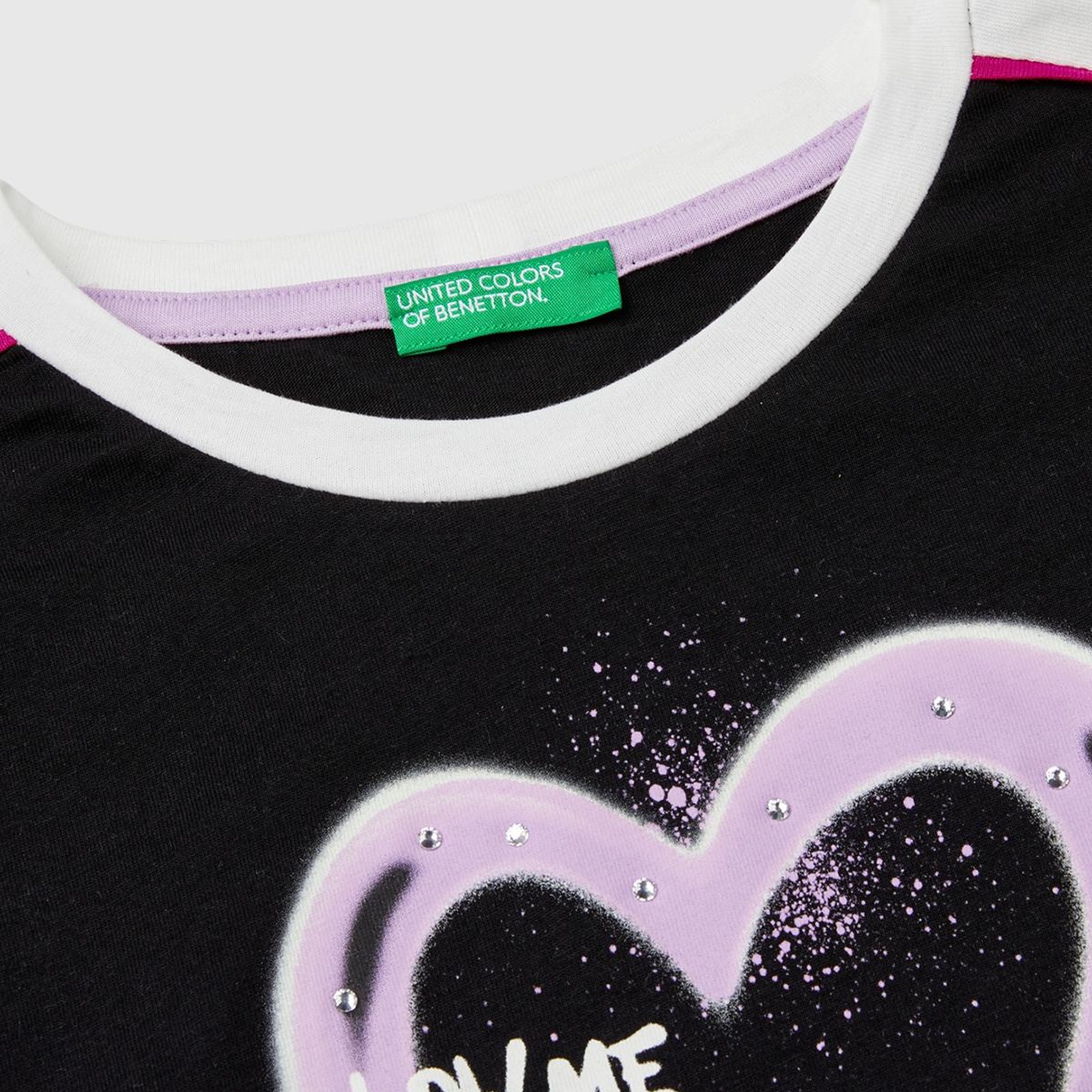 Kız Çocuk Siyah Önü Baskılı Kontrast Renkli Geniş Bisiklet Yaka T-Shirt