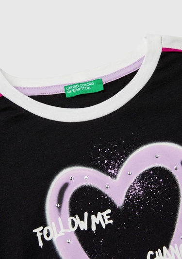  Kız Çocuk Siyah Önü Baskılı Kontrast Renkli Geniş Bisiklet Yaka T-Shirt