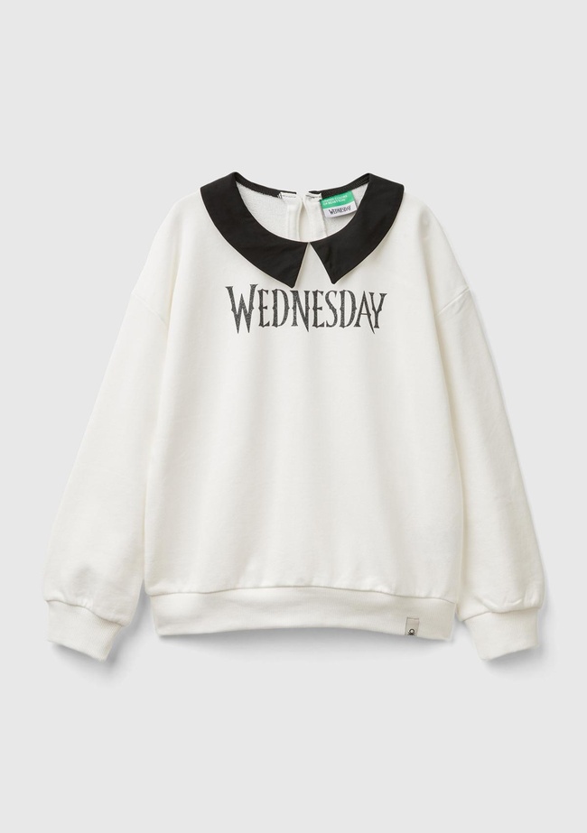  Kız Çocuk Beyaz Etek Ucu Logo Etiketli Önü Parlak Wednesday Baskılı Sweatshirt