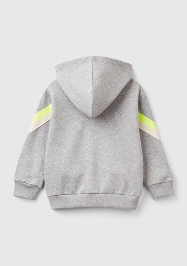  Erkek Çocuk Gri Melanj Baskılı Kolları Şerit Detaylı Fermuarlı Kapüşonlu Sweatshirt