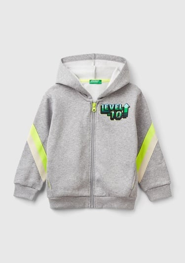  Erkek Çocuk Gri Melanj Baskılı Kolları Şerit Detaylı Fermuarlı Kapüşonlu Sweatshirt