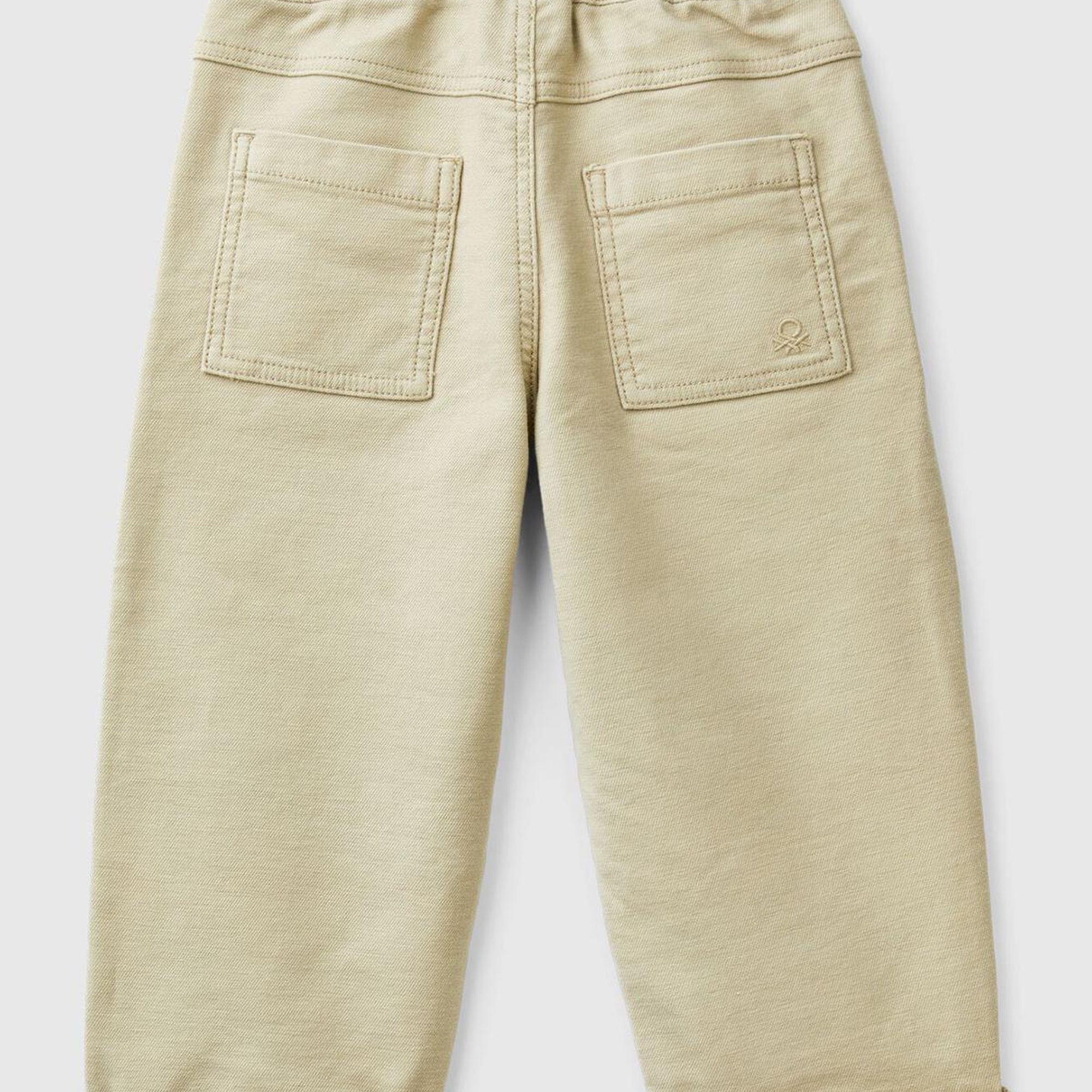 Erkek Çocuk Bej Arka Cebi Logolu Beli Büzgü İpli Kıvrık Paça Pantolon