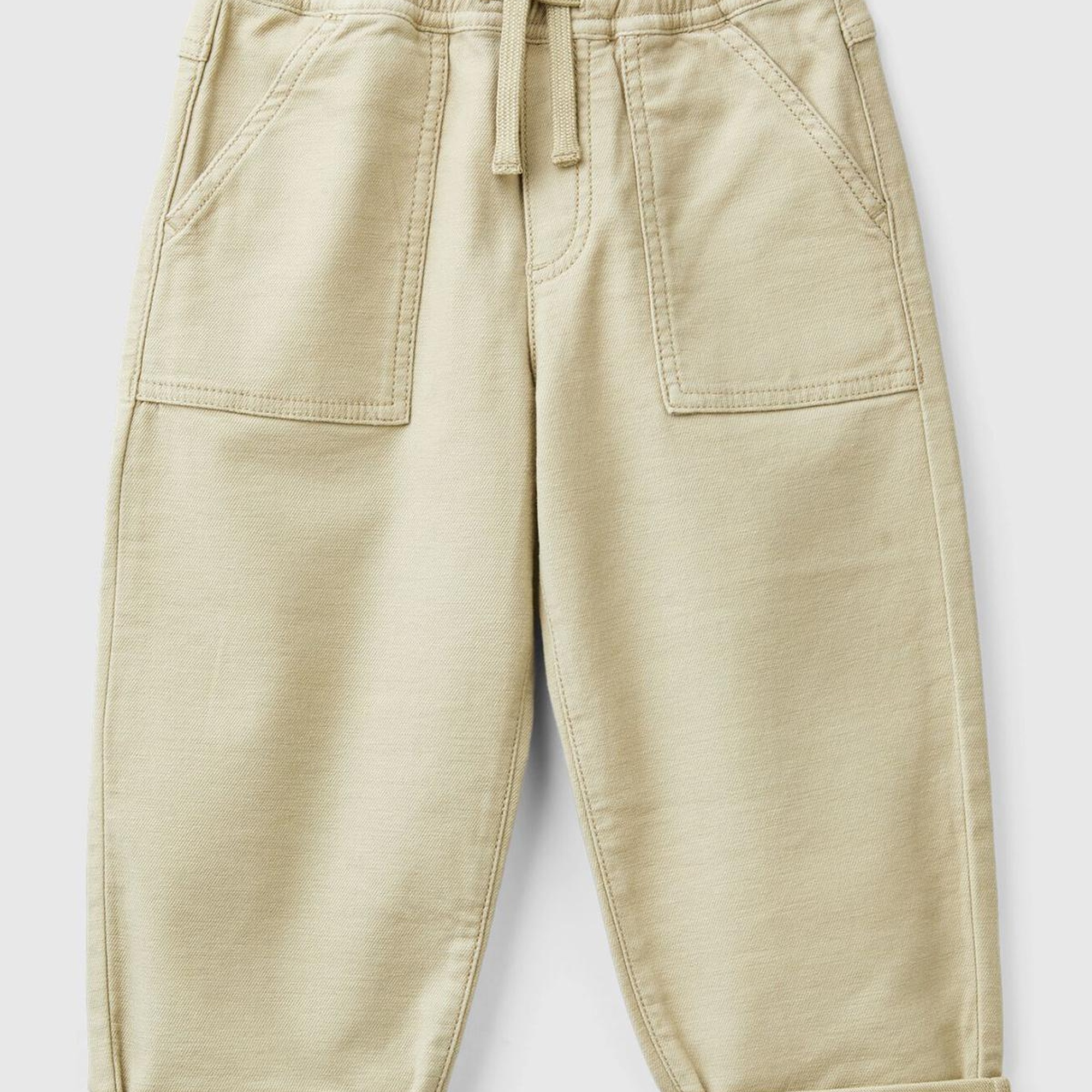 Erkek Çocuk Bej Arka Cebi Logolu Beli Büzgü İpli Kıvrık Paça Pantolon