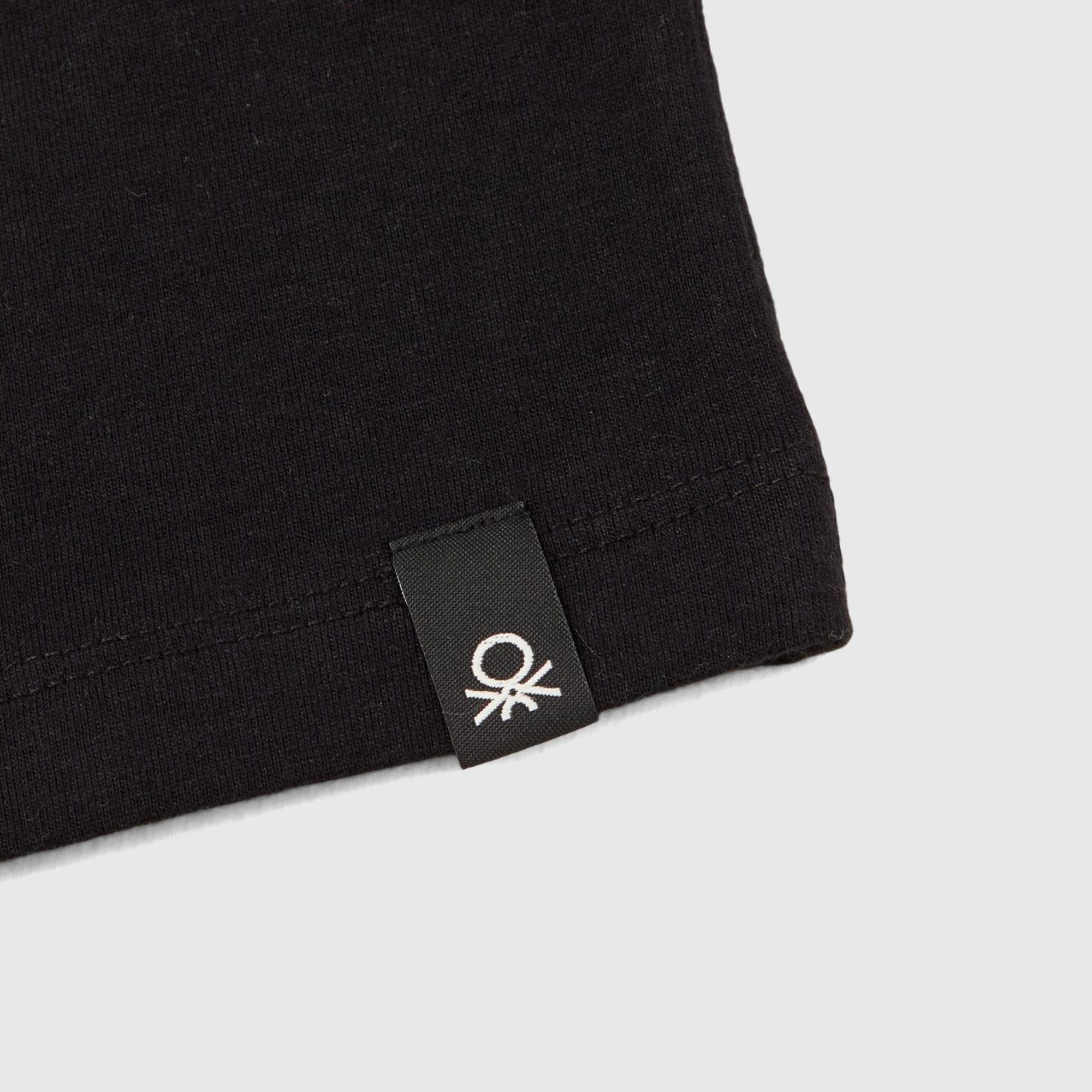 Erkek Çocuk Siyah Etek Ucu Logo Etiketli Peanuts Baskılı Uzun Kollu T-Shirt