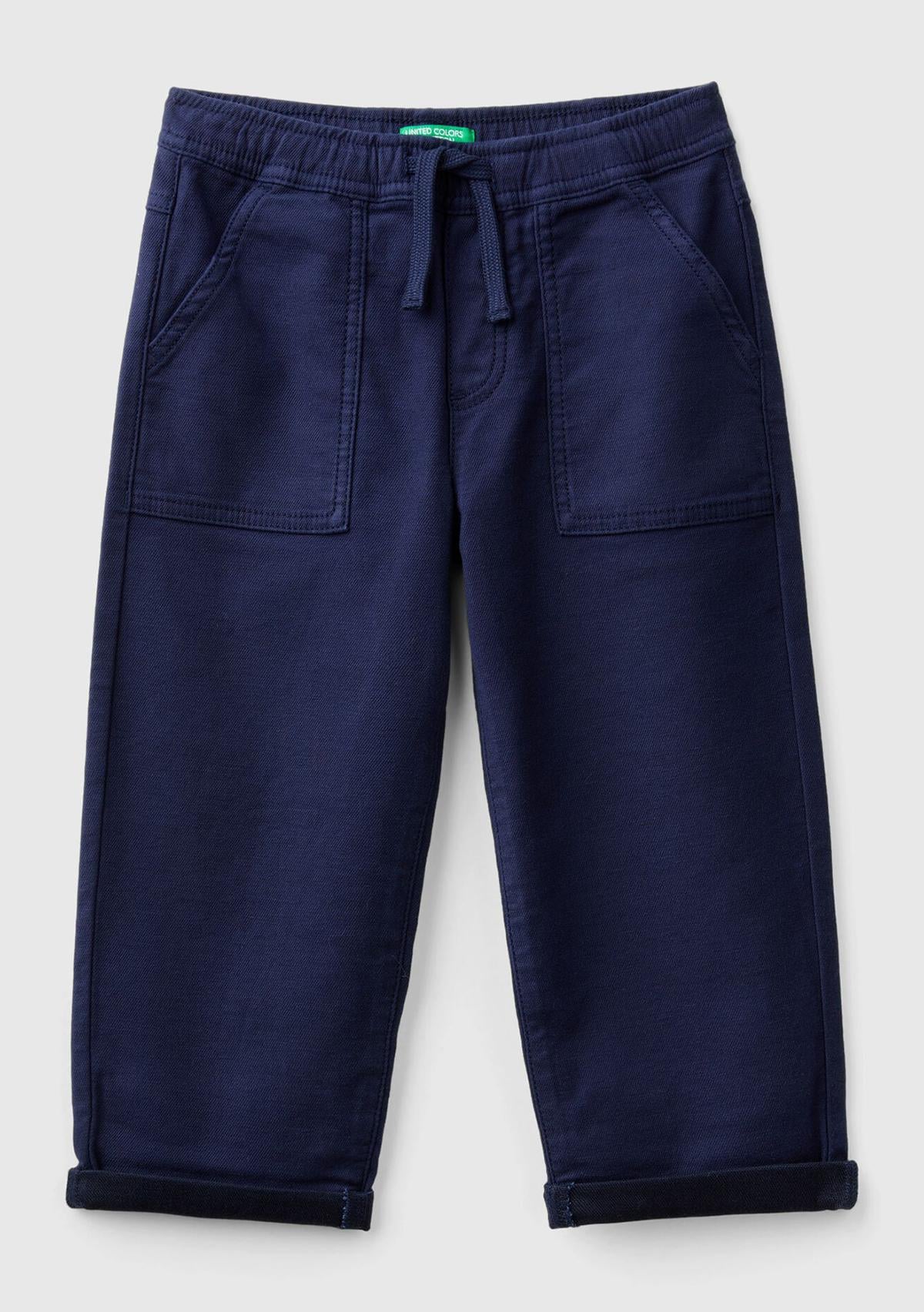  Erkek Çocuk Lacivert Arka Cebi Logolu Beli Büzgü İpli Kıvrık Paça Pantolon