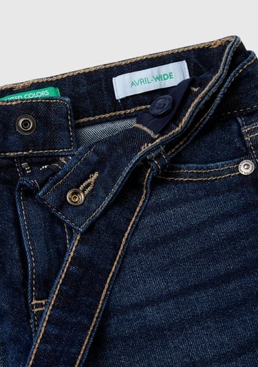  Kız Çocuk Koyu Denim Arka Cebi Logo Detaylı Beli Kuşaklı Geniş Paça Pantolon