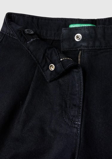  Kız Çocuk Siyah Önü Logo Detaylı 2 Pileli Kullanılmış Efektli Bermuda Şort