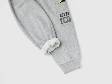  Erkek Çocuk Gri Melanj 3 Boyutlu Baskılı Sol Yanı Cepli Beli Lastikli Eşofman Altı