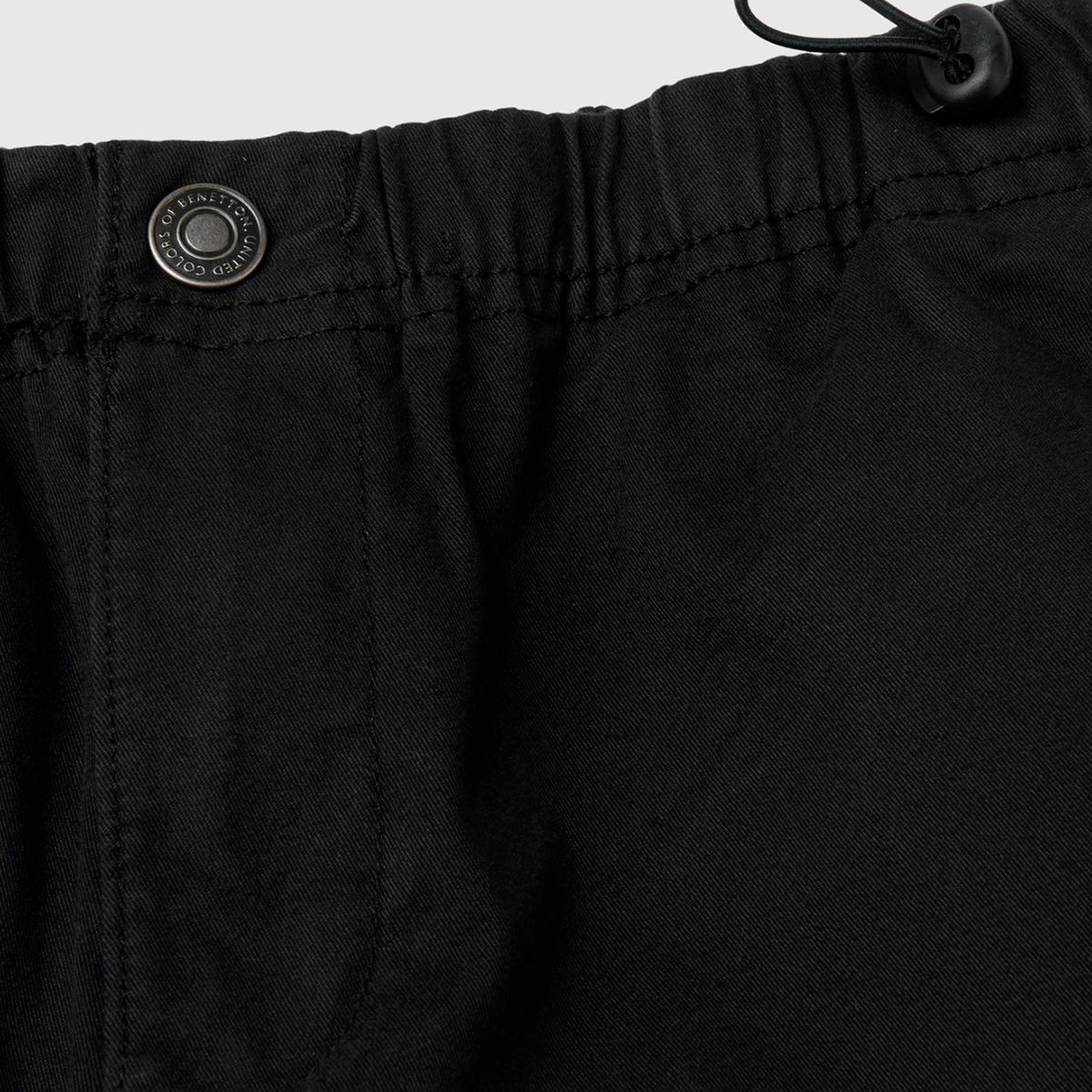 Erkek Çocuk Siyah Ön Cebi Logo Detaylı Beli Lastikli Beş Cepli Pantolon