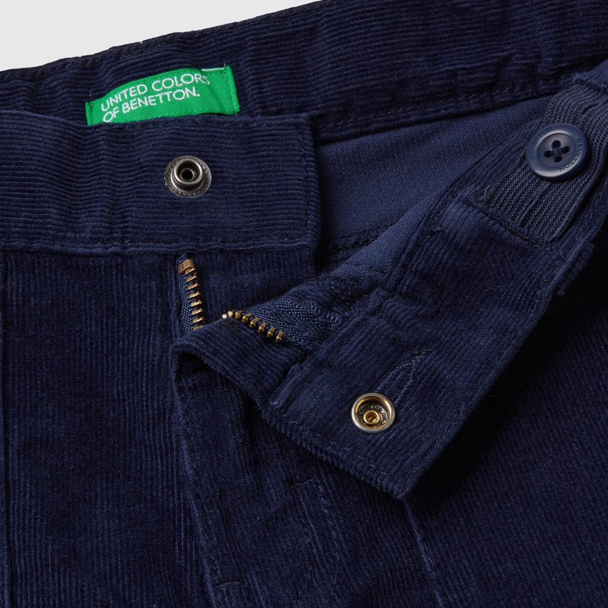 Erkek Çocuk Lacivert Arka Cebi Logo Detaylı Lastik Paça Kadife Pantolon