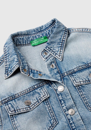  Kız Çocuk Açık Denim Arkası Logo Detaylı Göğüs Cepli Önü Kısa Gömlek