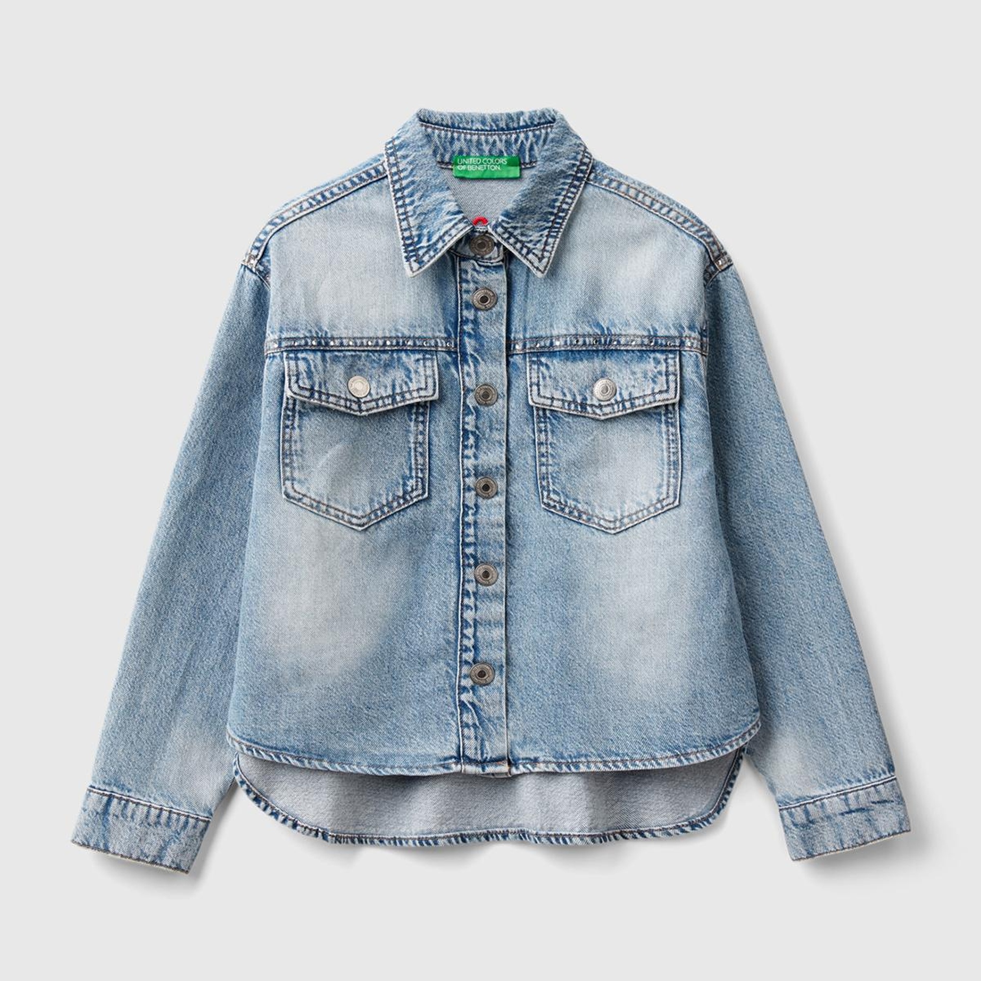 Kız Çocuk Açık Denim Arkası Logo Detaylı Göğüs Cepli Önü Kısa Gömlek