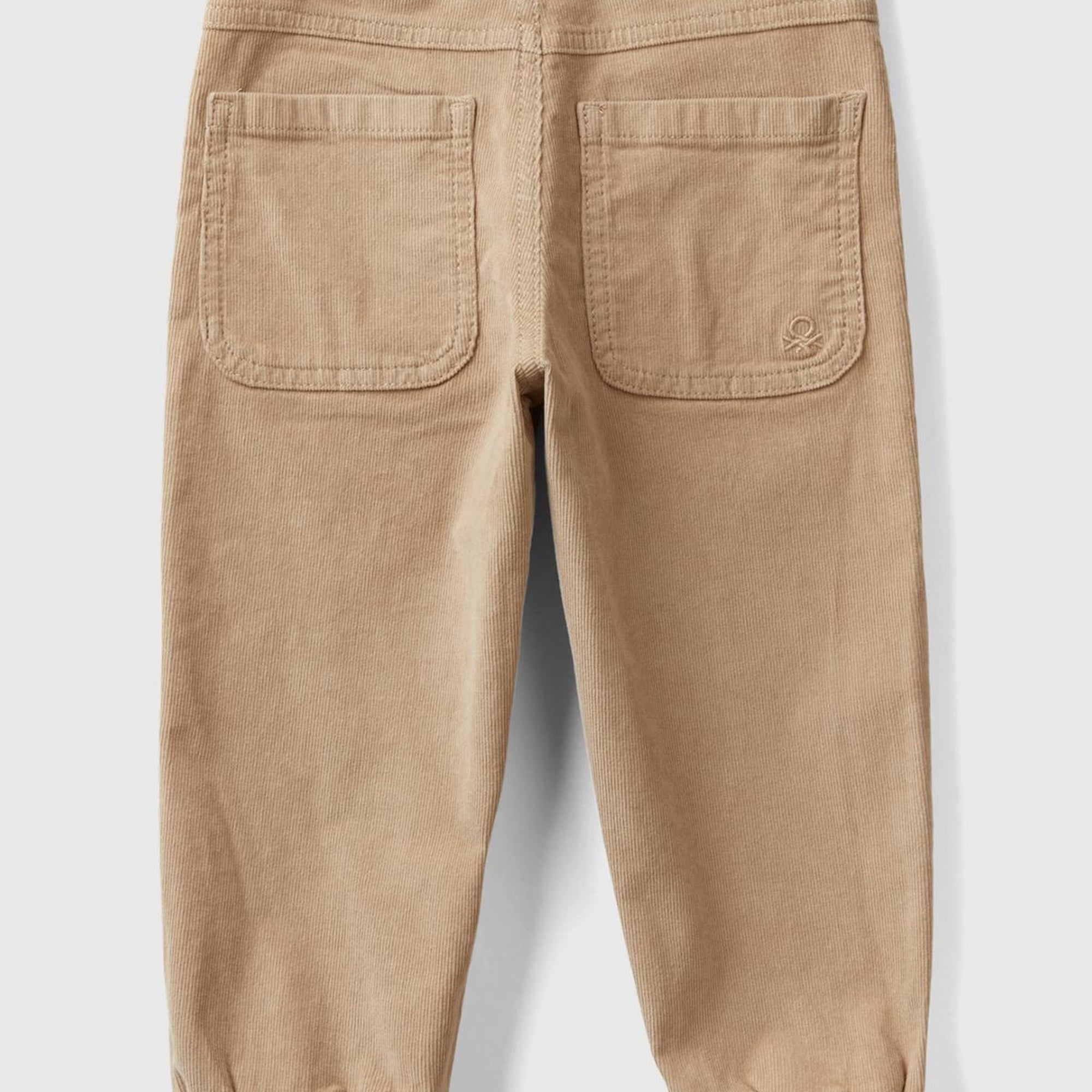 Erkek Çocuk Bej Arka Cebi Logo Detaylı Lastik Paça Kadife Pantolon