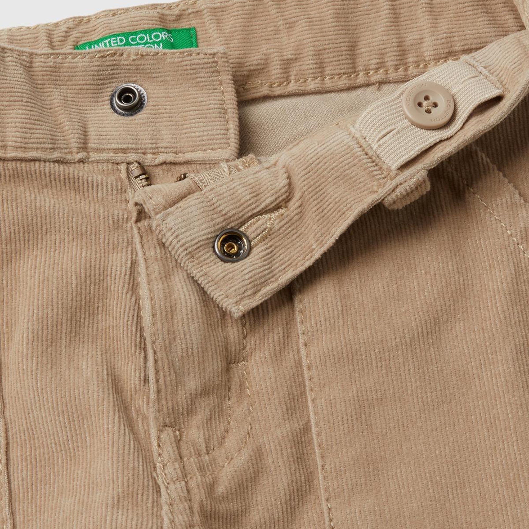 Erkek Çocuk Bej Arka Cebi Logo Detaylı Lastik Paça Kadife Pantolon