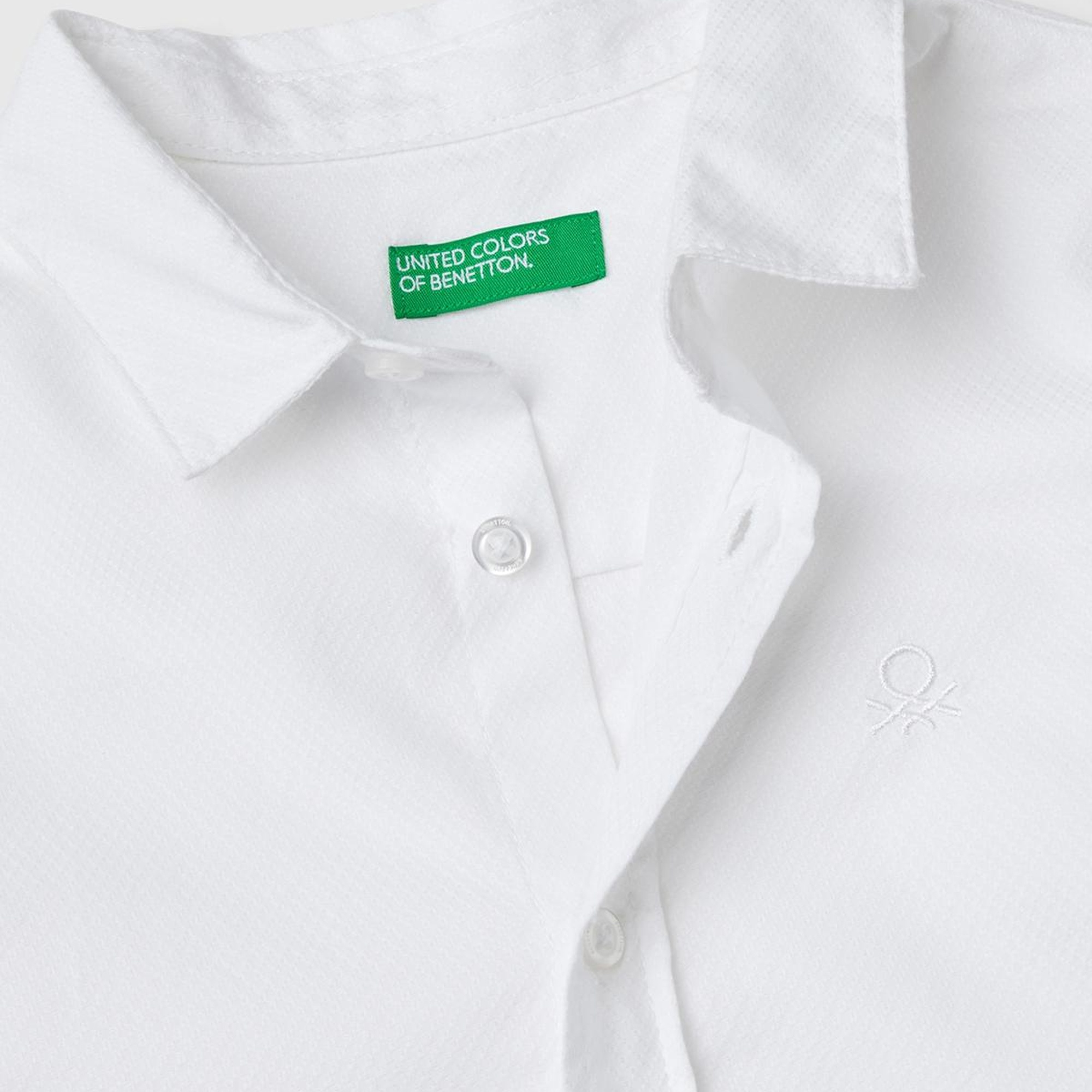 Erkek Çocuk Beyaz Göğsü İşlemeli Logolu Armürlü Uzun Kollu Gömlek