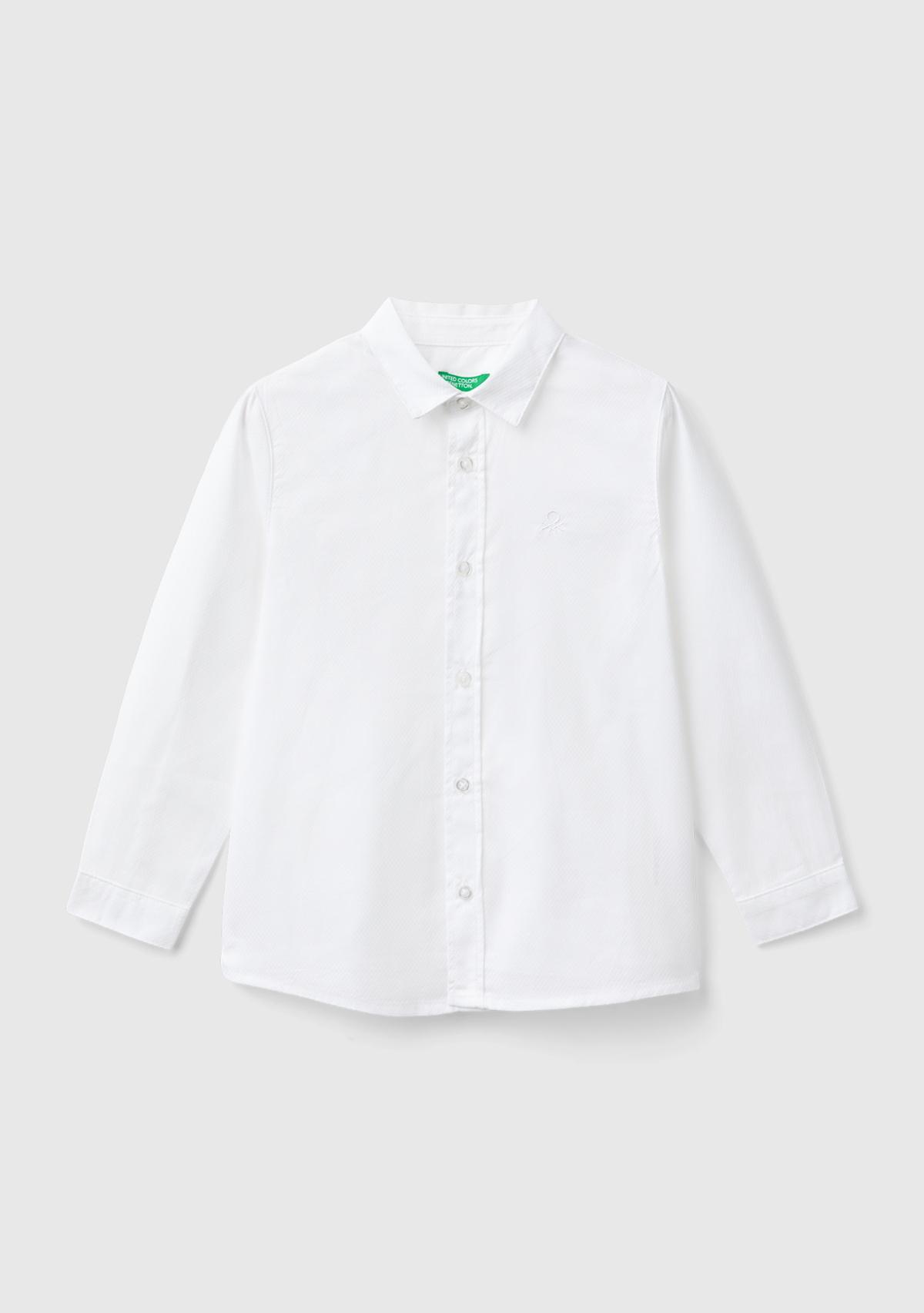 Erkek Çocuk Beyaz Göğsü İşlemeli Logolu Armürlü Uzun Kollu Gömlek