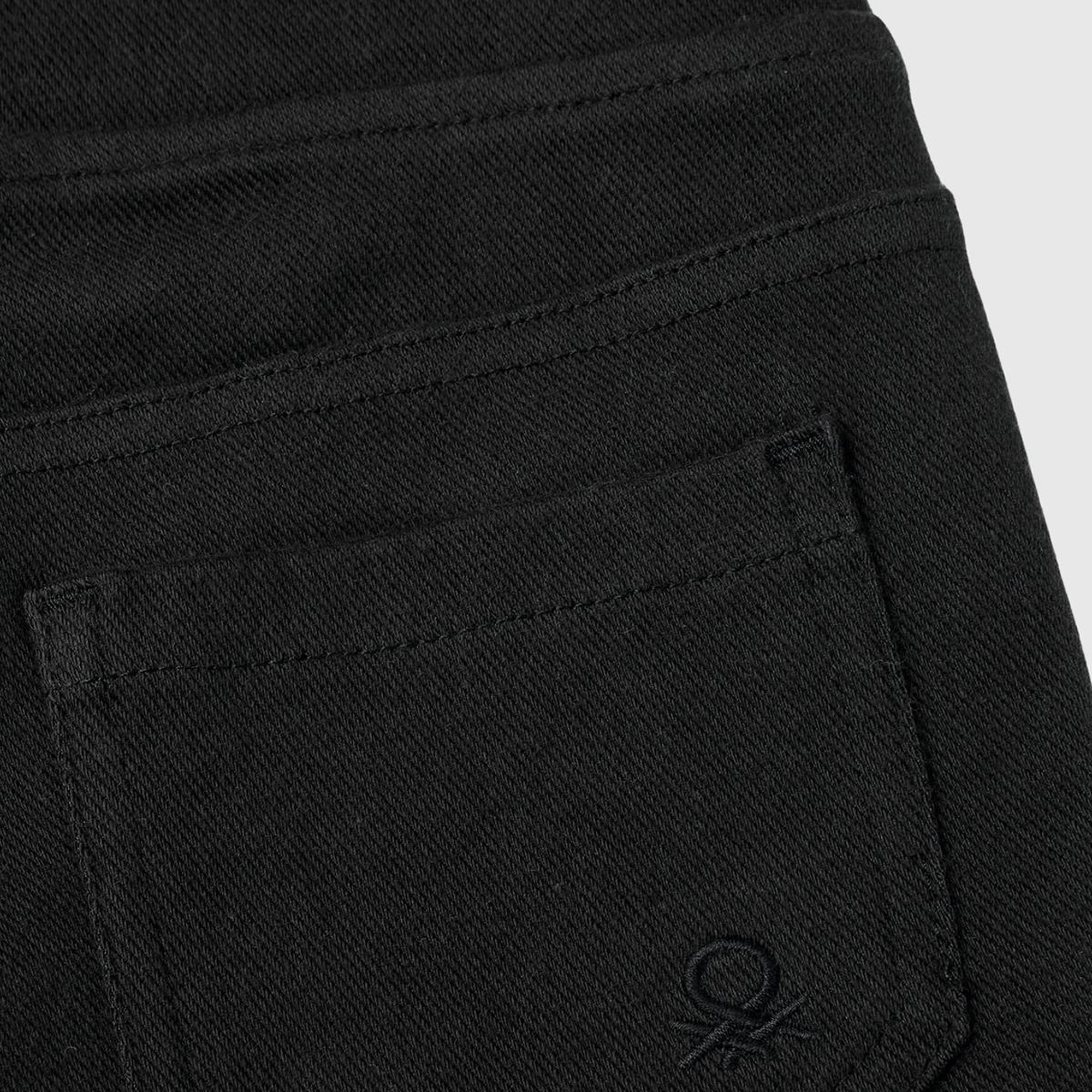 Kız Çocuk Siyah Arka Cebi Logo İşlemeli Beli Lastikli Dar Kesim Pantolon