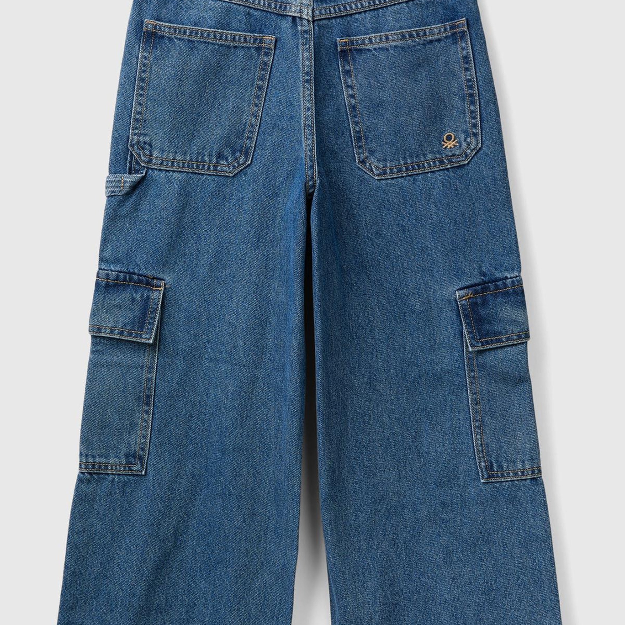 Kız Çocuk Koyu Denim Yanları ve Arkası Cep Detaylı Geniş Kesim Kargo Pantolon