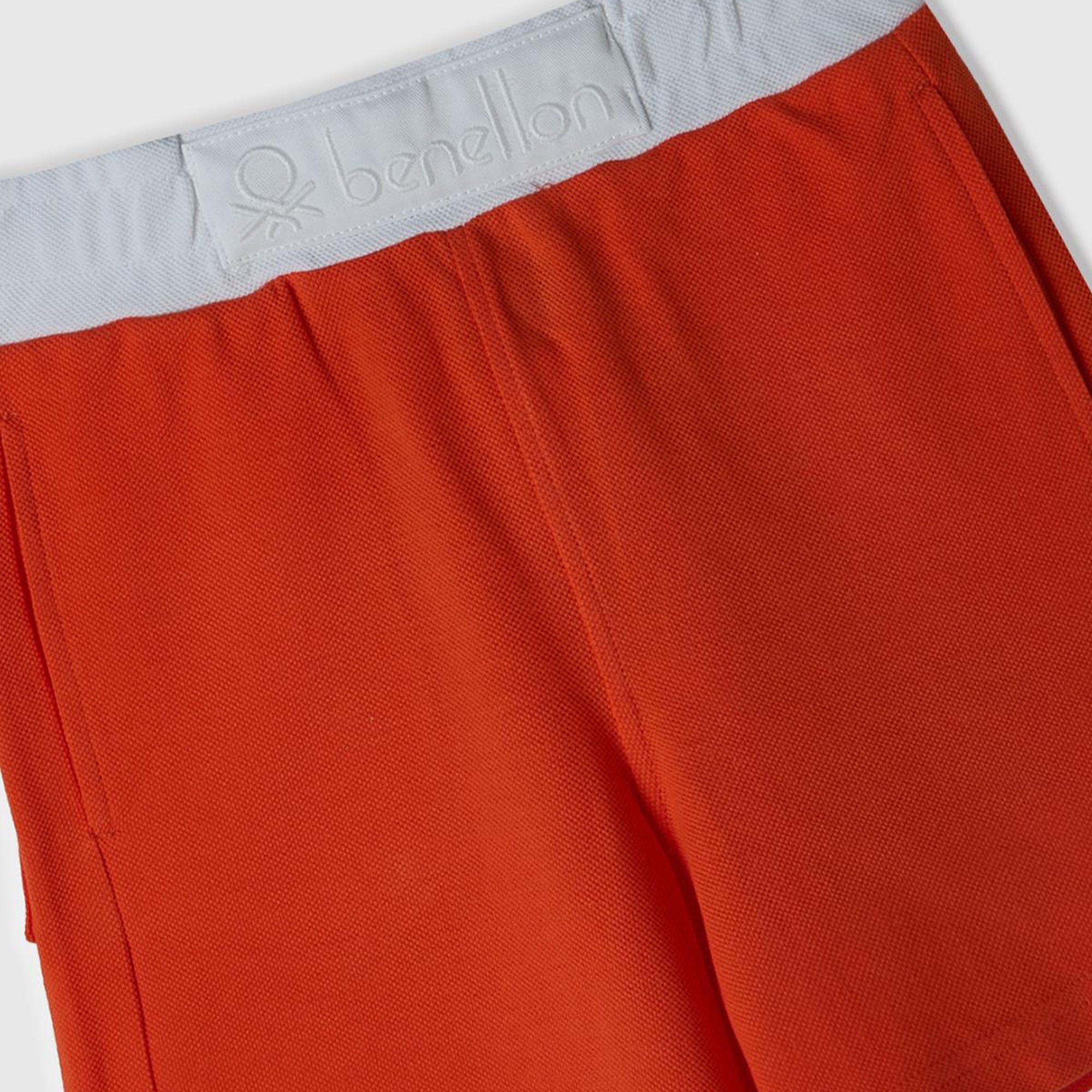 Erkek Çocuk Turuncu Beli Lastikli ve Logo Baskılı Arkası Tek Cepli Pike Polo Şort