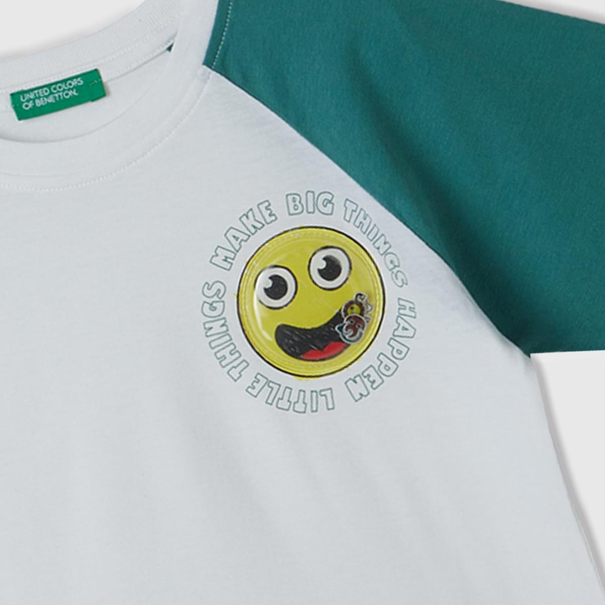 Erkek Çocuk Beyaz Önü Aplikeli Blok Renkli Reglan Kol Bisiklet Yaka T-Shirt