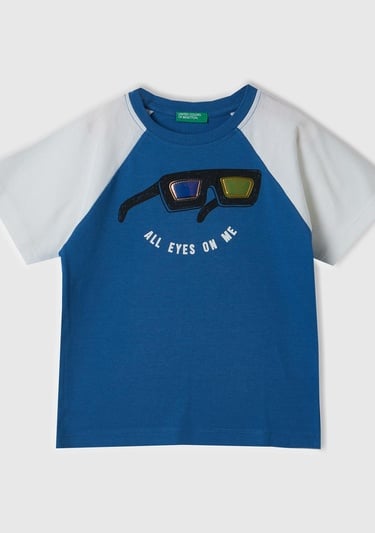  Erkek Çocuk Saks Mavi Önü Aplikeli Blok Renkli Reglan Kol Bisiklet Yaka T-Shirt