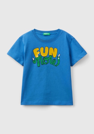  Erkek Çocuk Saks Mavi Renkli Baskılı Parlak Rölyef Detaylı Bisiklet Yaka T-Shirt