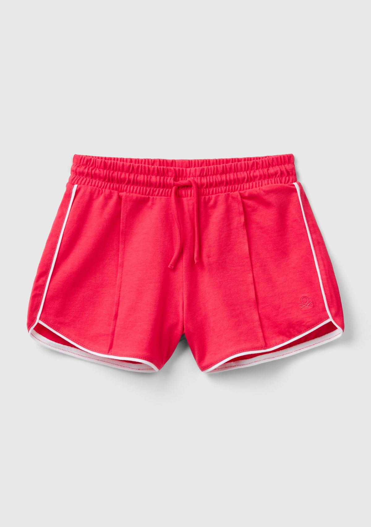  Kız Çocuk Fuşya Önü Logo İşlemeli Kontrast Şerit Detaylı Beli Büzgülü Şort