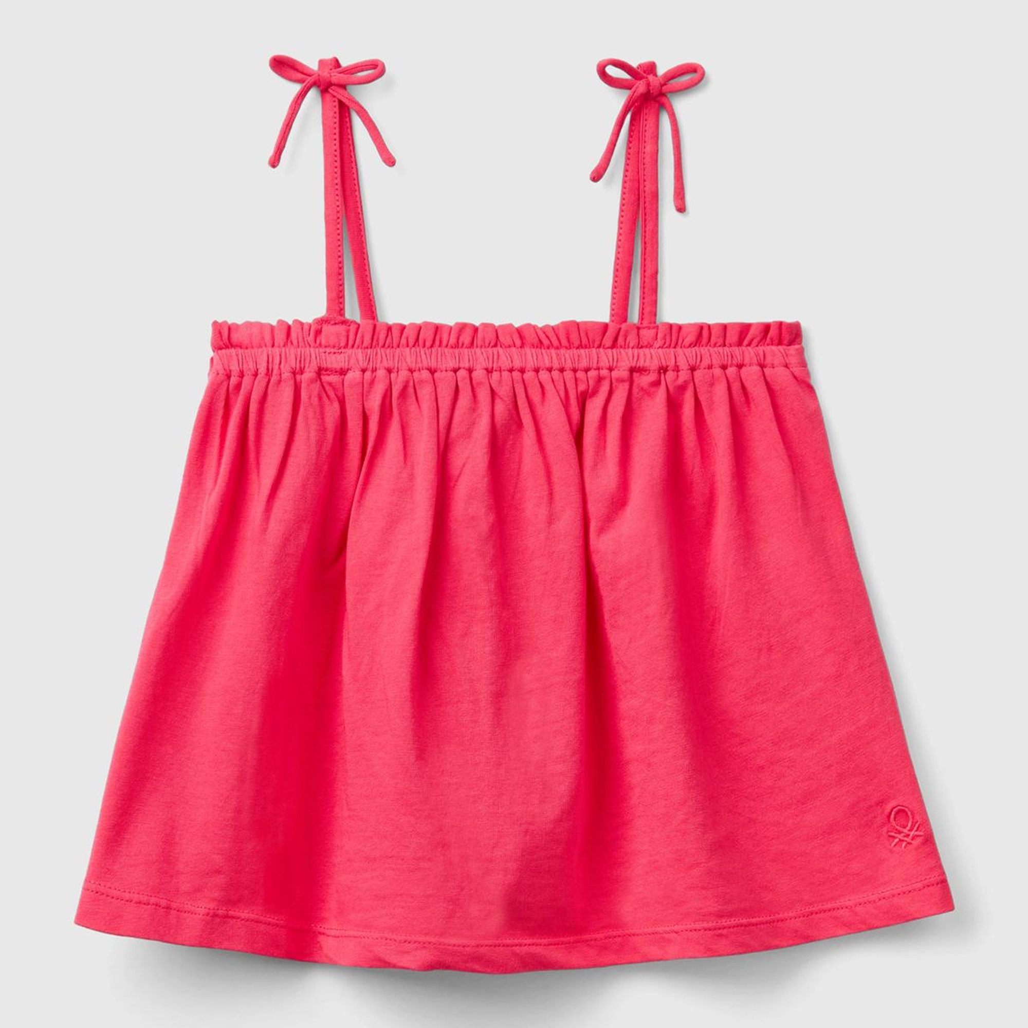 Kız Çocuk Fuşya Önü Logo İşlemeli Fiyonk Detaylı İnce Askılı Bluz