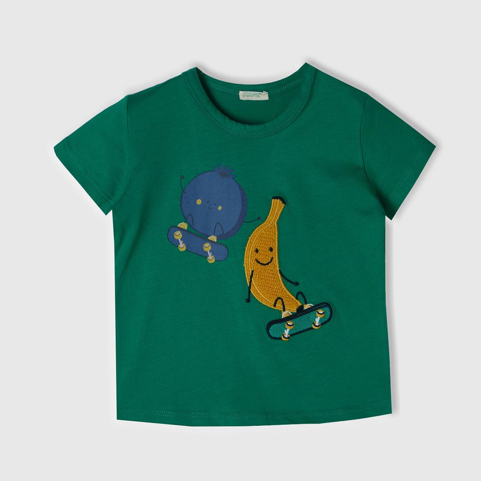 Bebek Yeşil Önü Grafik Basklı Dekoratif Dikişli Omzu Çıtçıtlı T-Shirt