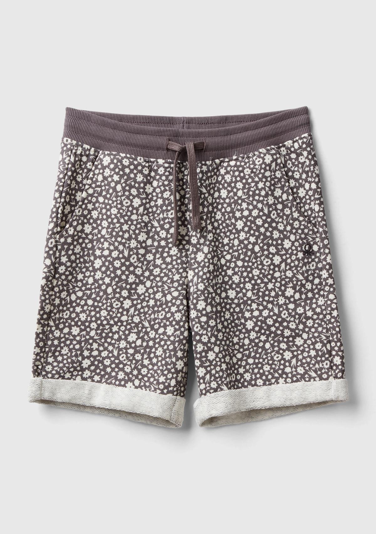  Erkek Çocuk Beyaz Mix Büzgü İpli Logo Baskılı Desenli Ucu Katlı Bermuda Şort