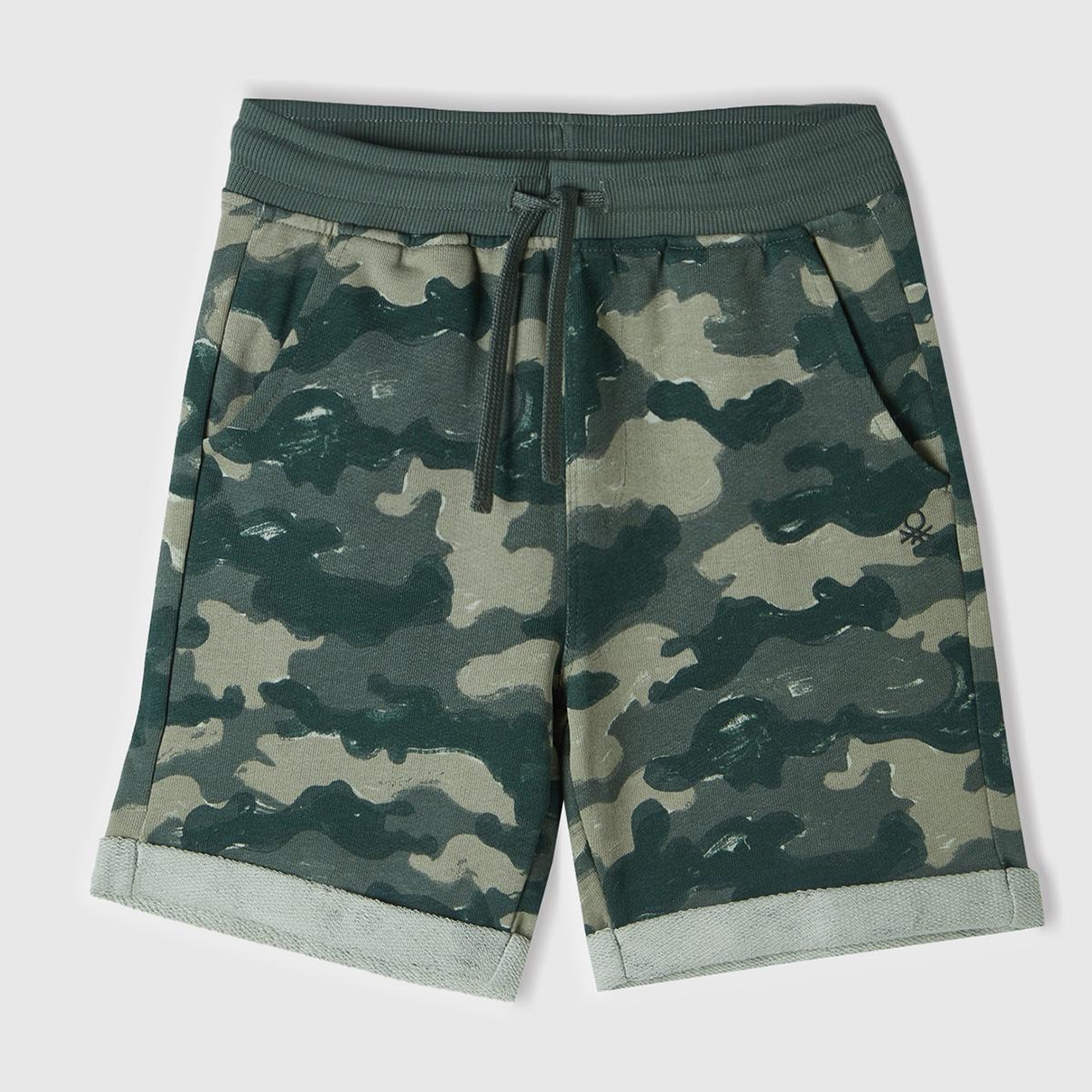 Erkek Çocuk Kamuflaj Büzgü İpli Logo Baskılı Desenli Ucu Katlı Bermuda Şort