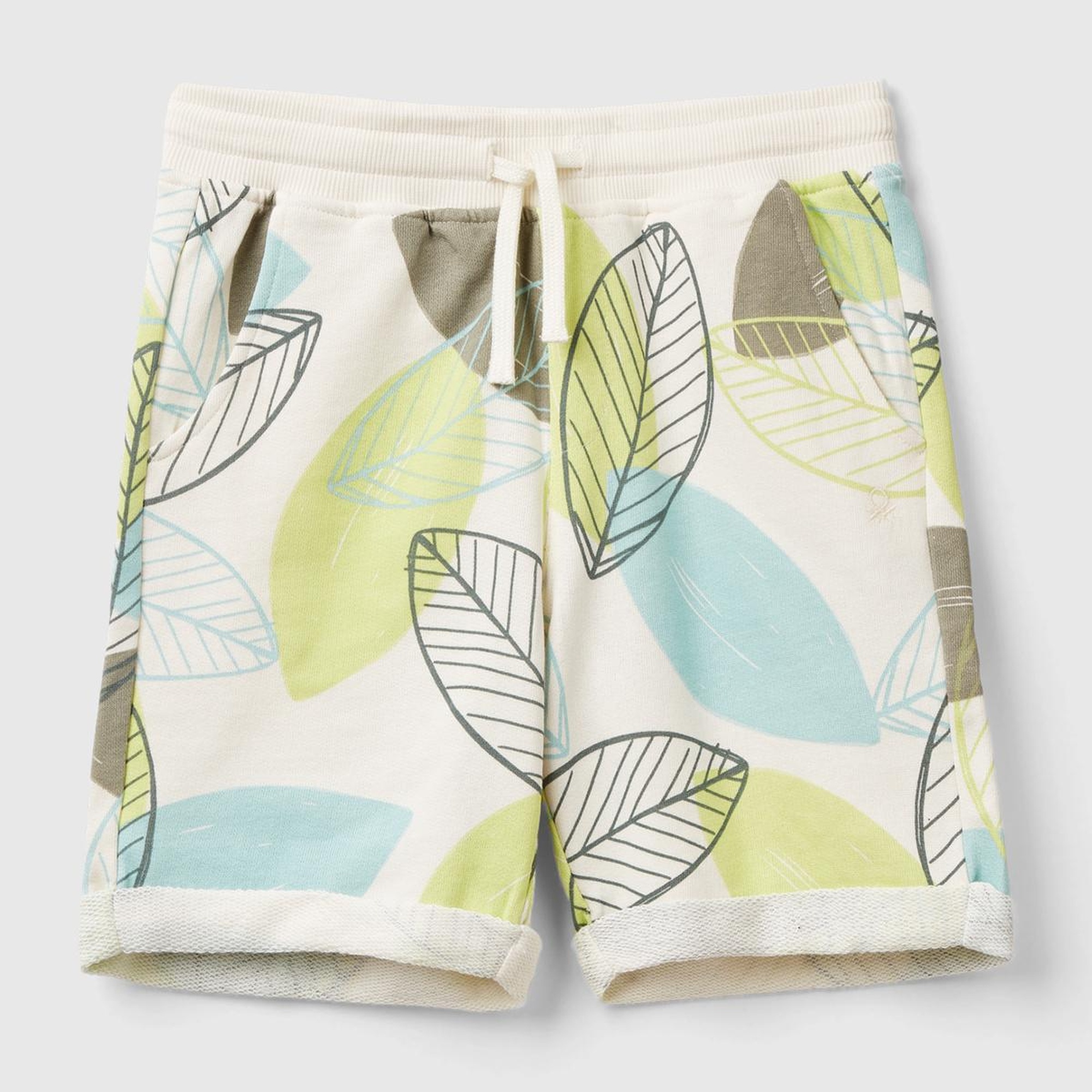 Erkek Çocuk Yeşil Mix Büzgü İpli Logo Baskılı Desenli Ucu Katlı Bermuda Şort