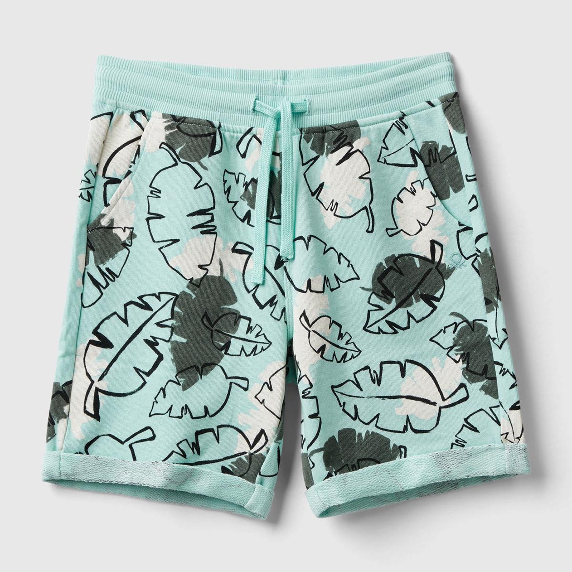 Erkek Çocuk Mavi Mix Büzgü İpli Logo Baskılı Desenli Ucu Katlı Bermuda Şort