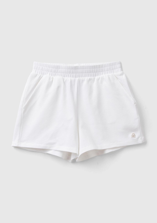  Kız Çocuk Beyaz Önü Logo İşlemeli Beli Büzgülü Pileli Şort