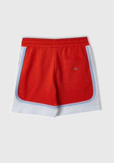  Erkek Çocuk Nar Çiçeği Beli Büzgülü Arkası Logo İşlemeli Renk Bloklu Bermuda Şort