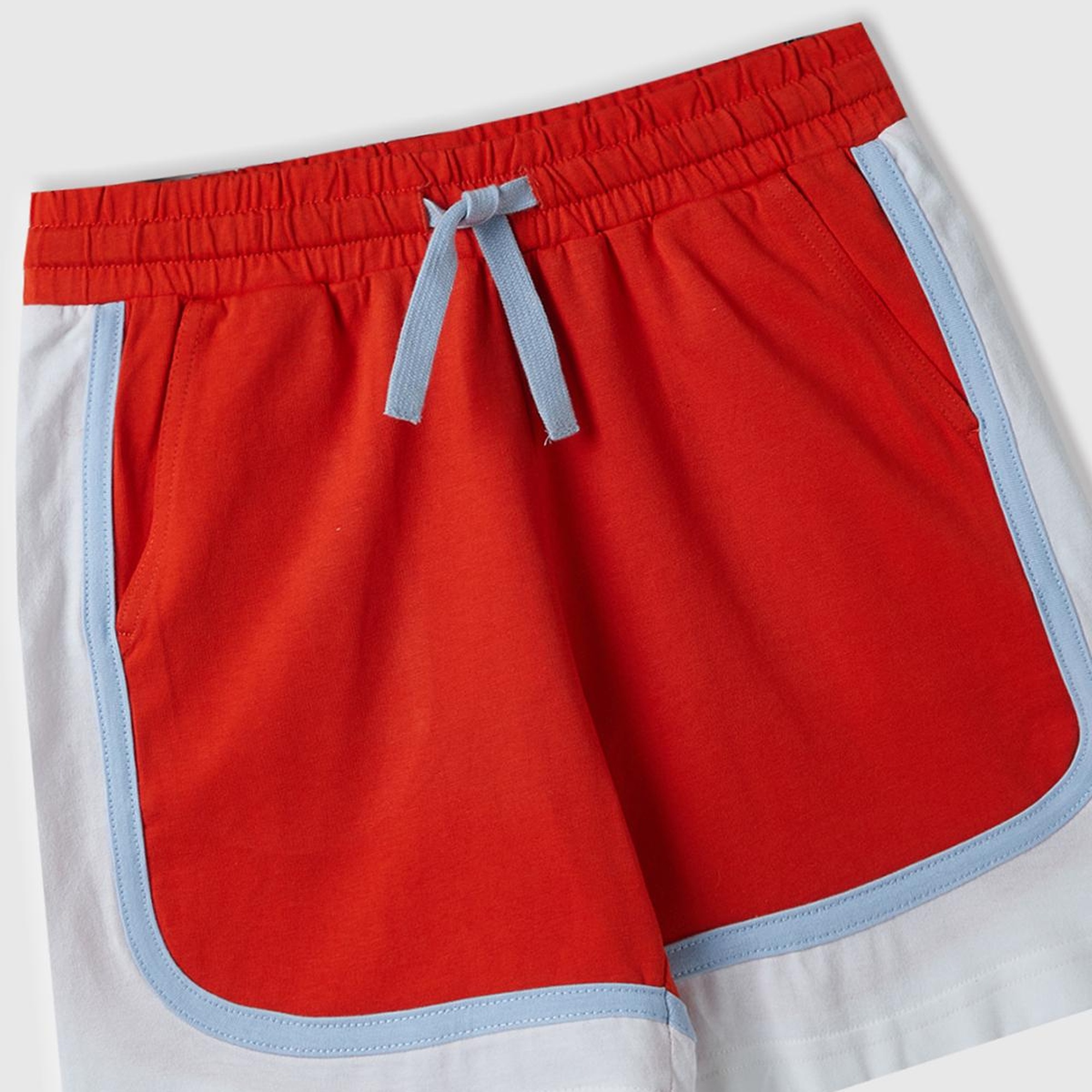 Erkek Çocuk Nar Çiçeği Beli Büzgülü Arkası Logo İşlemeli Renk Bloklu Bermuda Şort