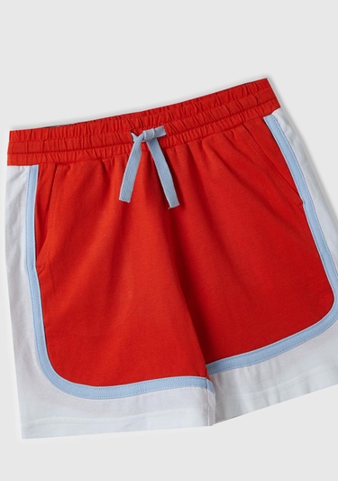  Erkek Çocuk Nar Çiçeği Beli Büzgülü Arkası Logo İşlemeli Renk Bloklu Bermuda Şort