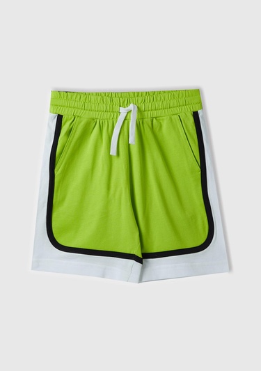  Erkek Çocuk Neon Yeşil Beli Büzgülü Arkası Logo İşlemeli Renk Bloklu Bermuda Şort