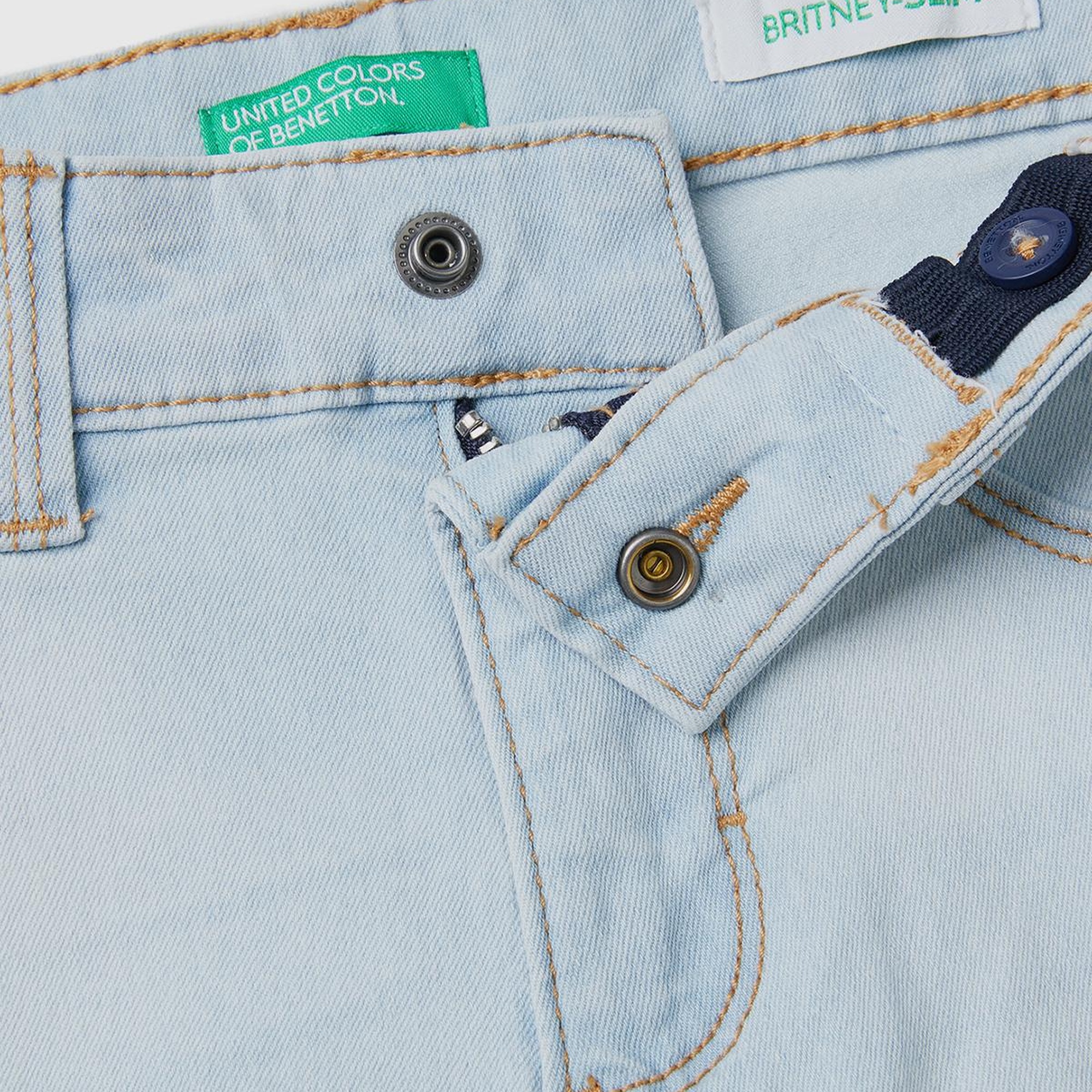 Kız Çocuk Açık Denim Eskitilmiş Efektli 5 Cepli Streç Kısa Denim Pantolon