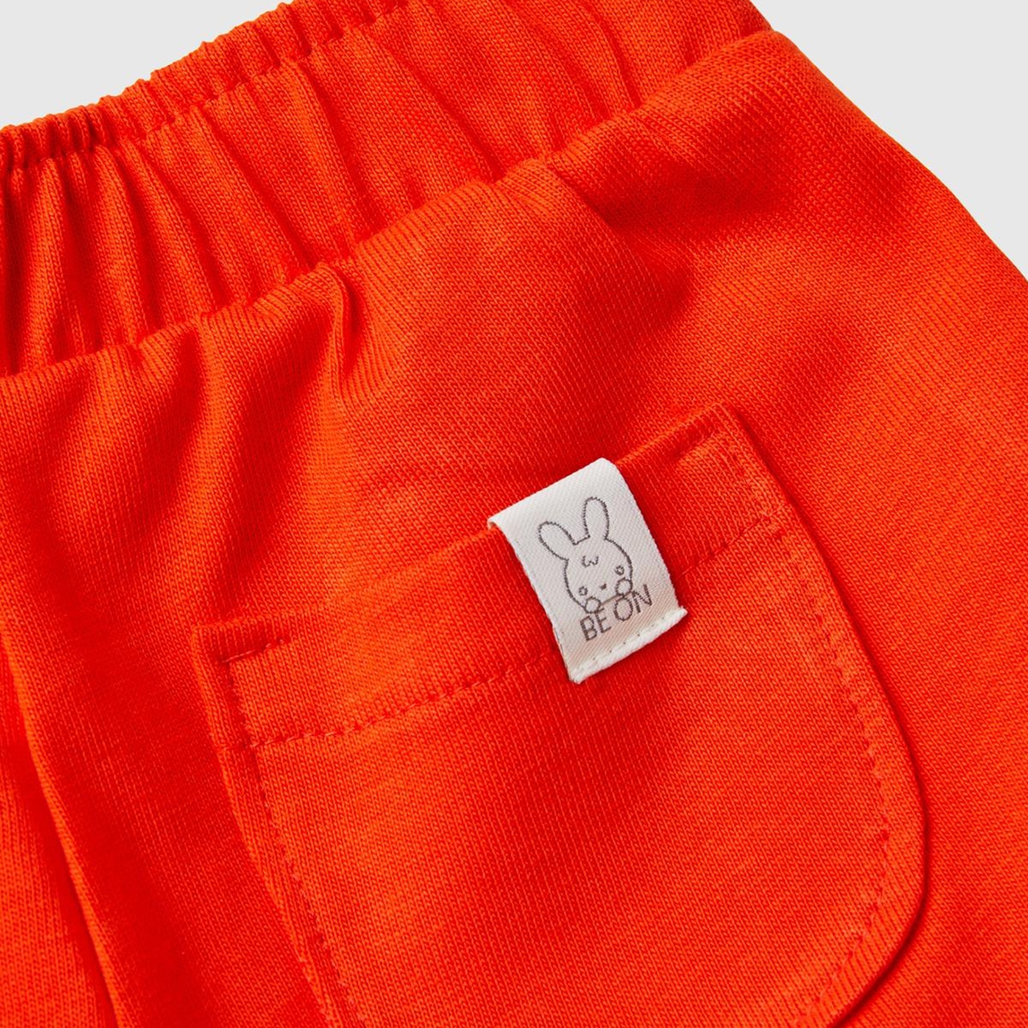 Bebek Nar Çiçeği Yama Cebi Logo Detaylı Kontrast Şeritli Beli Büzgülü Şort