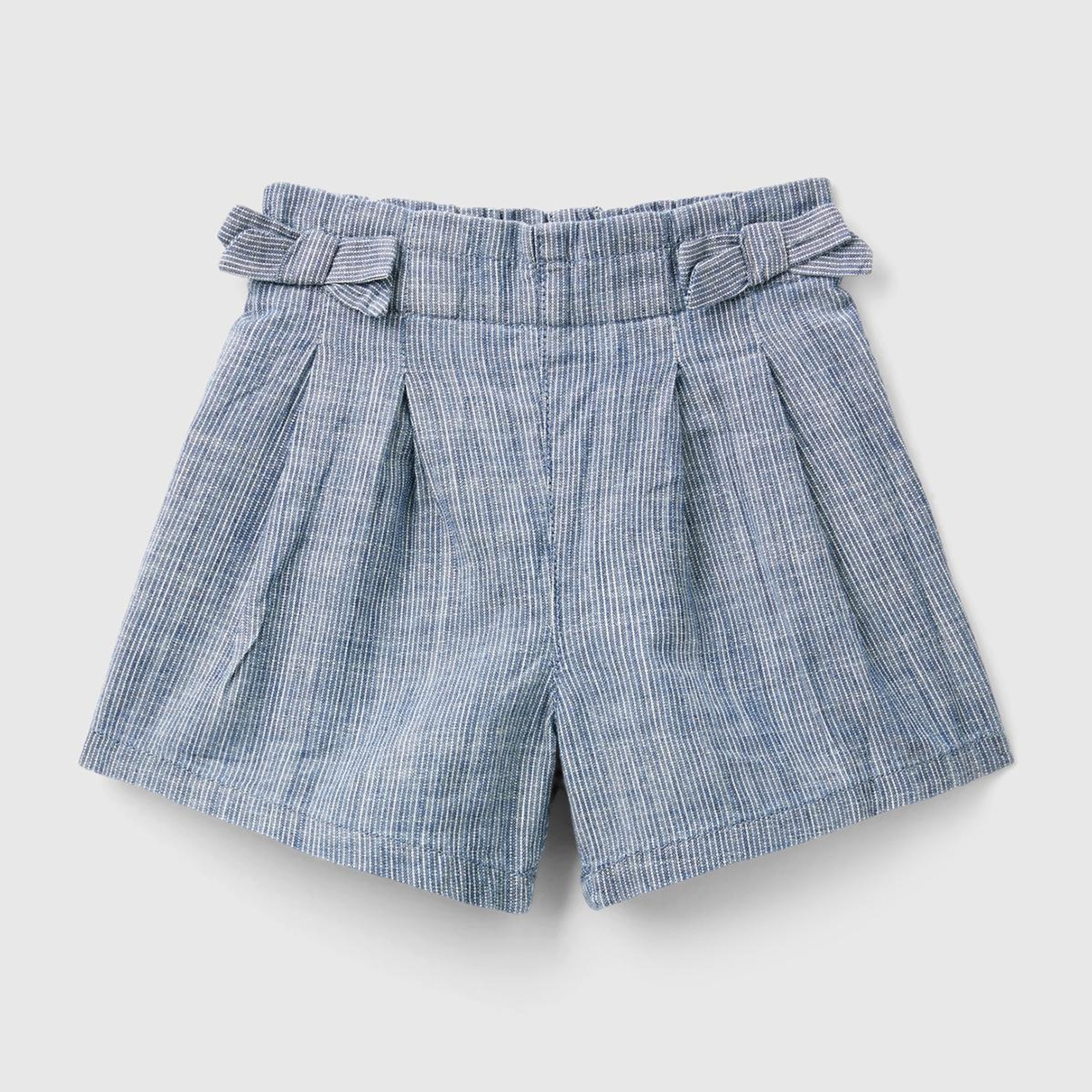 Kız Çocuk Mavi Yama Cepli Beli Büzgülü Fiyonk Detaylı Pileli Denim Şort