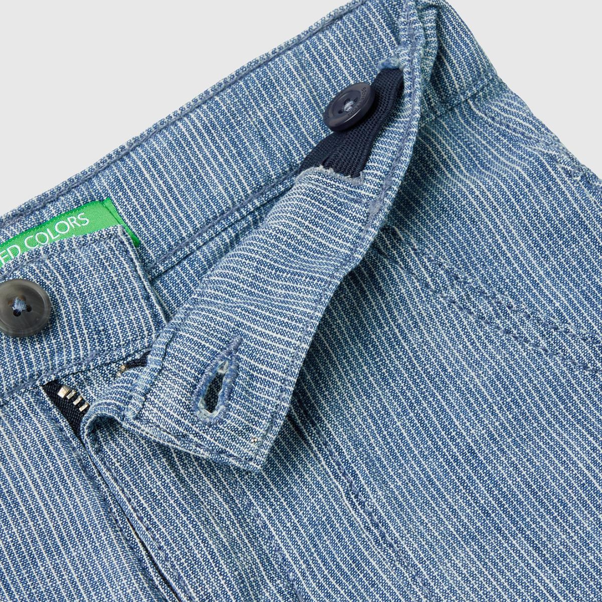 Erkek Çocuk Koyu Gri Melanj Logo İşlemeli Yama Cepli Kemer Delikli Kısa Bermuda Şort