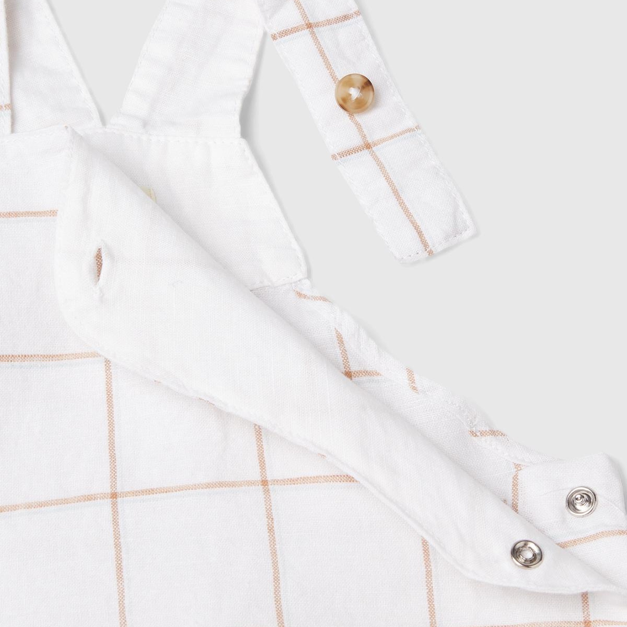 Bebek Krem-Bej Göğsü Nakış İşlemeli ve Düğmeli Kıvrık Paça Tulum