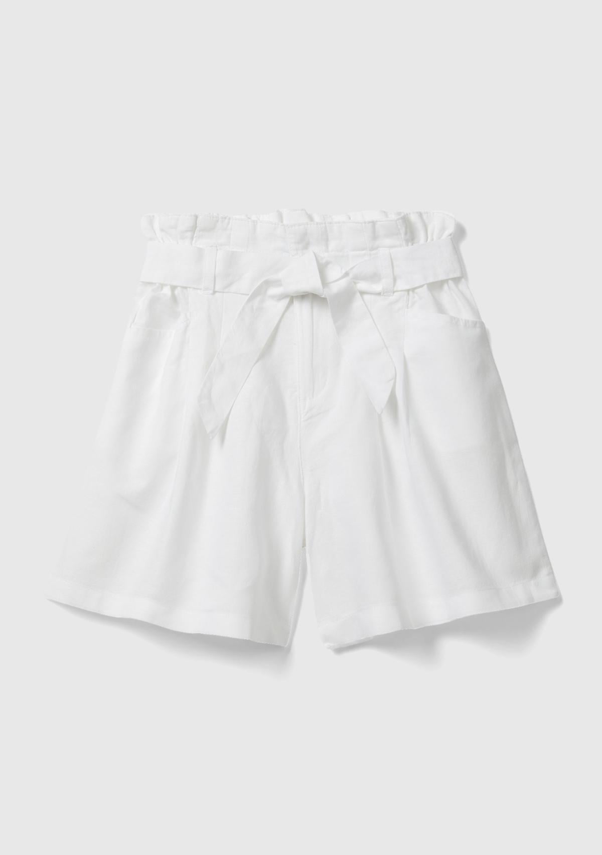  Kız Çocuk Beyaz Beli Kuşaklı Bermuda Şort