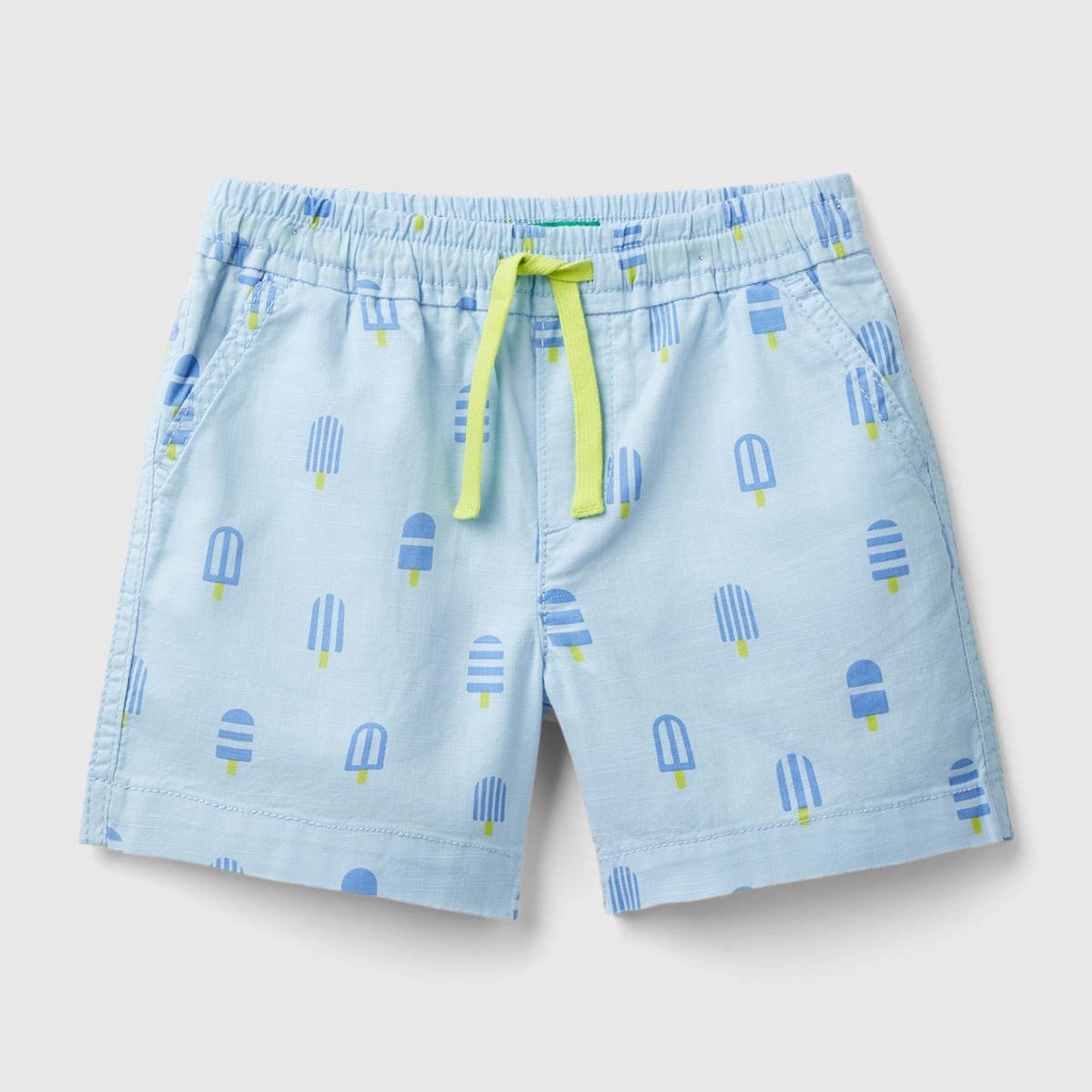 Erkek Çocuk Mavi Mix Tamamı Grafik Baskılı Arkası Logo İşlemeli Beli Büzgülü Şort