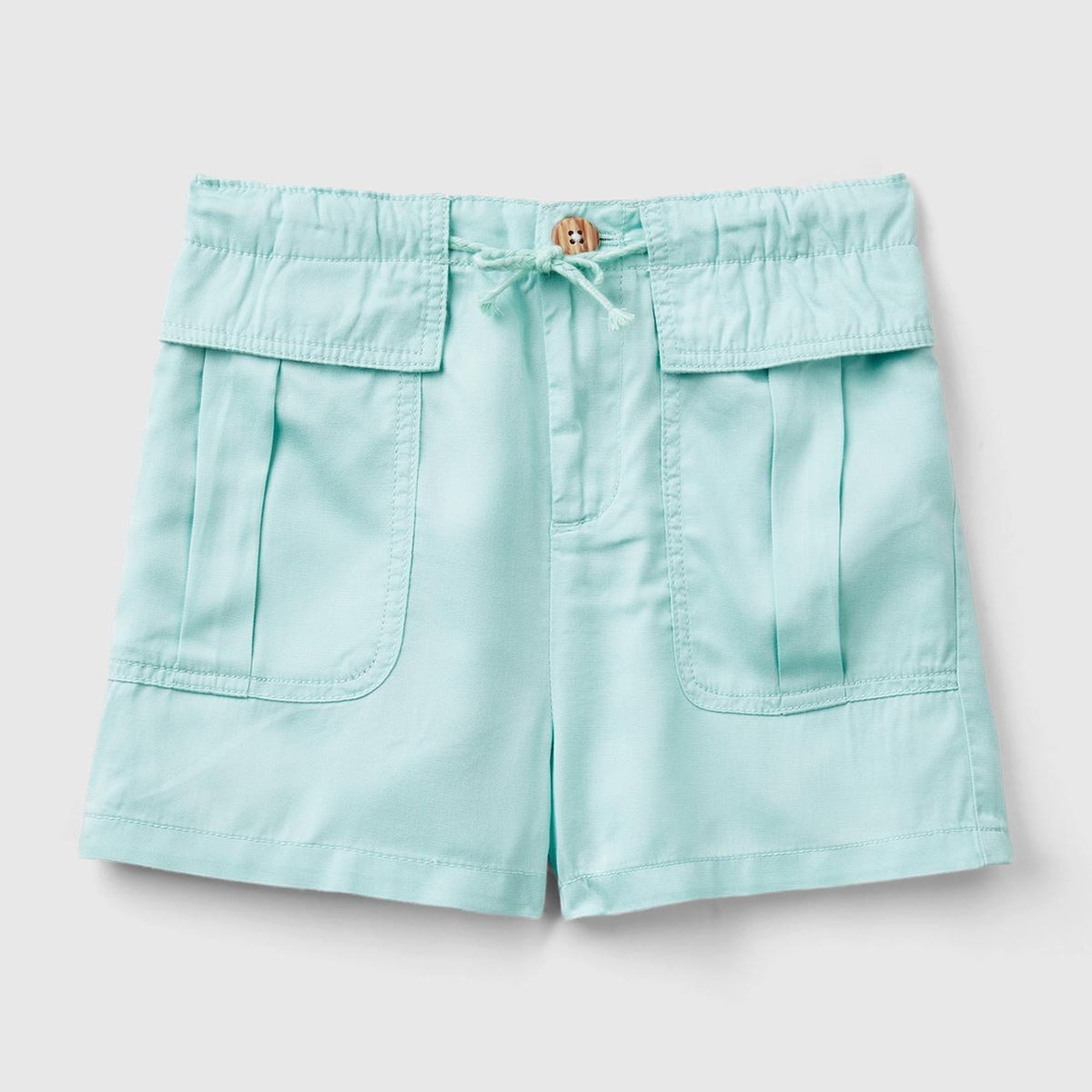 Kız Çocuk Su Yeşili Arkası Elastik Bantlı Büzgü İpli Yama Cepli Şort