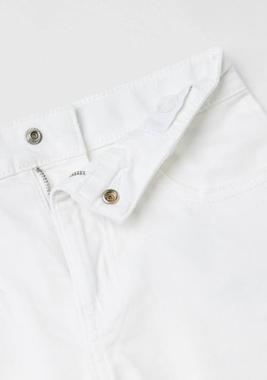  Kız Çocuk Beyaz 5 Cepli Ucu Saçaklı Kısa Şort