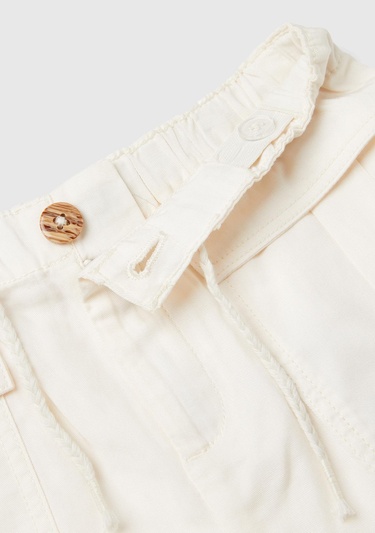  Kız Çocuk Krem Arkası Elastik Bantlı Büzgü İpli Yama Cepli Şort