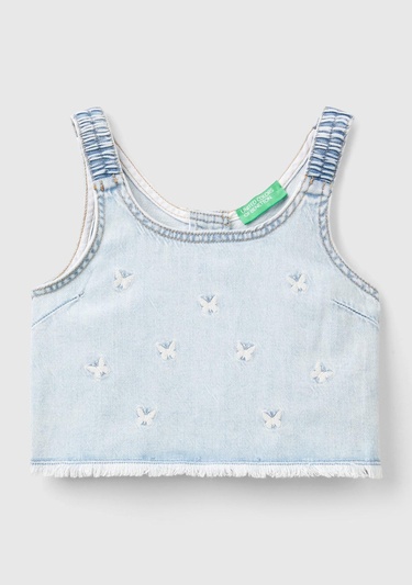  Kız Çocuk Açık Denim Önü Kelebek İşlemeli Arkası Düğmeli Kıvrık Askılı Bluz